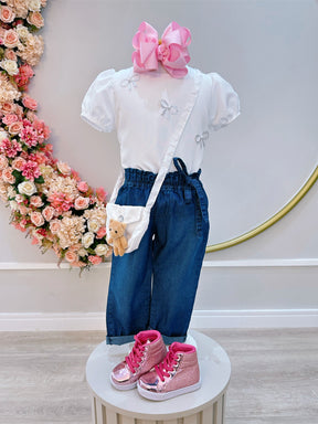 Conjunto infantil C/ Blusa Branca e Calça Jeans Azul Bolsinha (0144BJ)