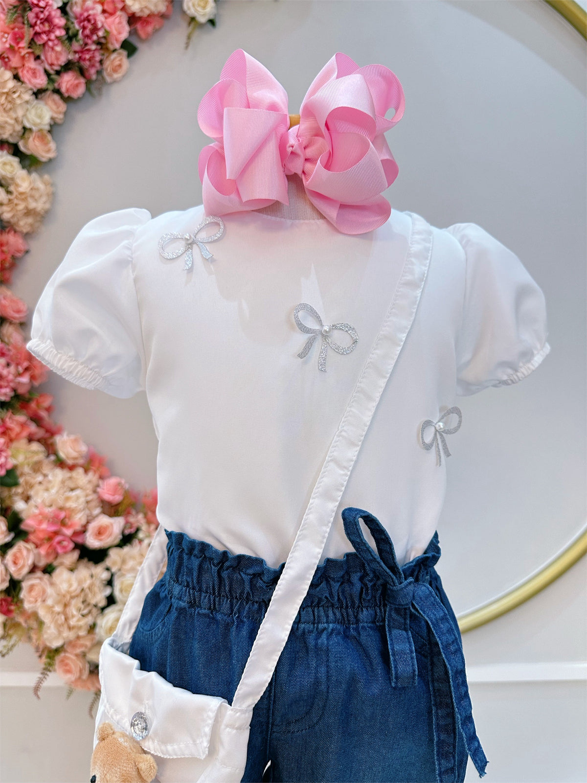 Conjunto infantil C/ Blusa Branca e Calça Jeans Azul Bolsinha (0144BJ)